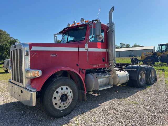2009 Peterbilt 388 6x4 T/A Day Cab Truck Tractor 2009 Peterbilt 388 6x4 T/A Day Cab Truck Tractor