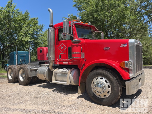 2006 Peterbilt 378 6x4 T/A Day Cab Truck Tractor in Odessa
