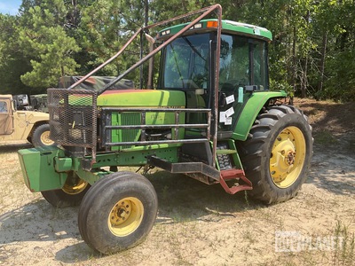 John Deere 7200 Utility Tractor