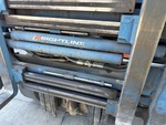 Hydraulics with Fork Positioning Cylinder (on fork carriage)