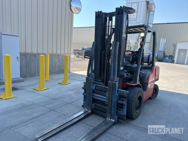 2019 UniCarriers PF70 4850 lb Electric Forklift