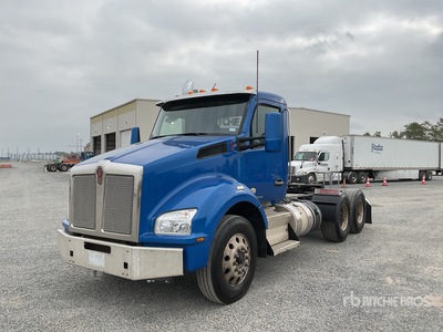 2021 Kenworth T880 6x4 Day Cab Truck Tractor