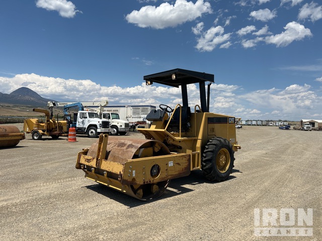 1995 Cat CS-433C Smooth Drum Compactor in Towaoc, Colorado, United ...