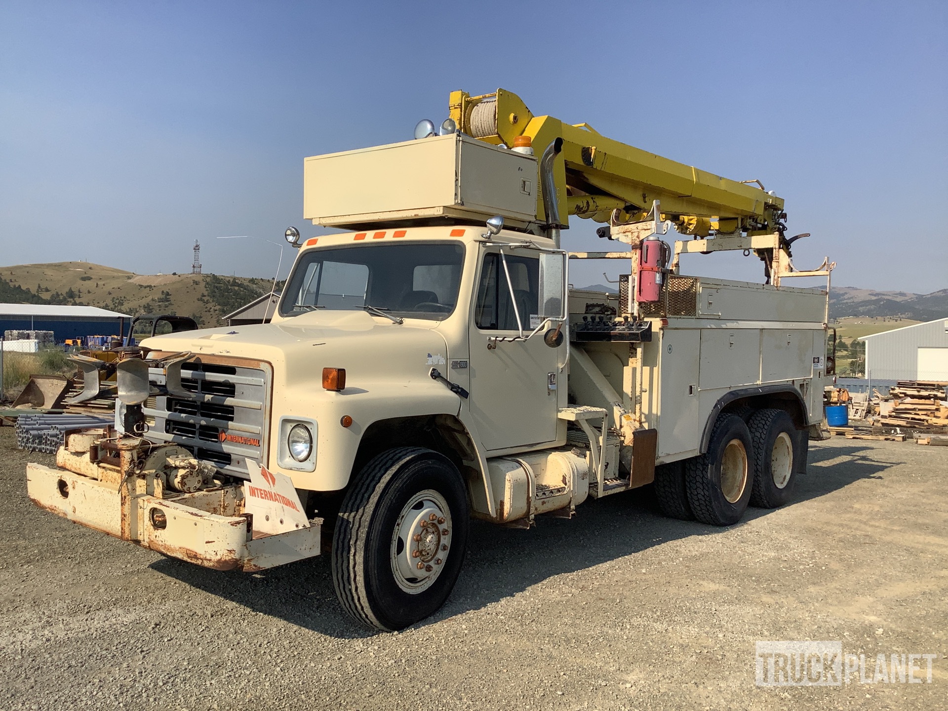 1986 International F1954 6x4 Digger Derrick Truck in East