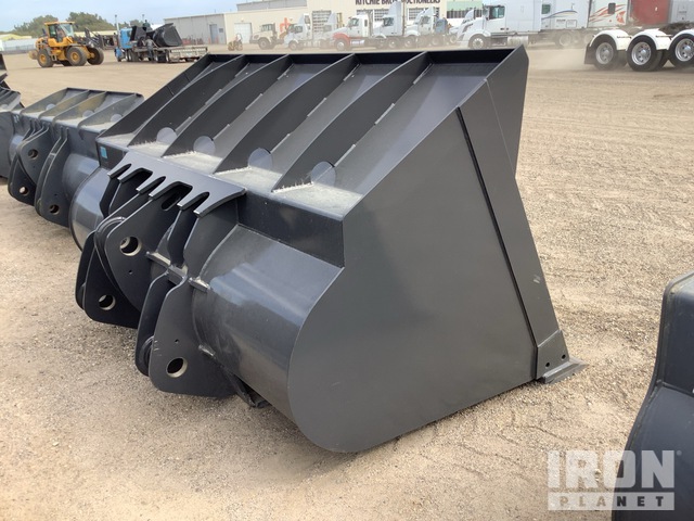 CNH America 106 in 5.5 cyd Wheel Loader Bucket - Fits Case (Unused ...