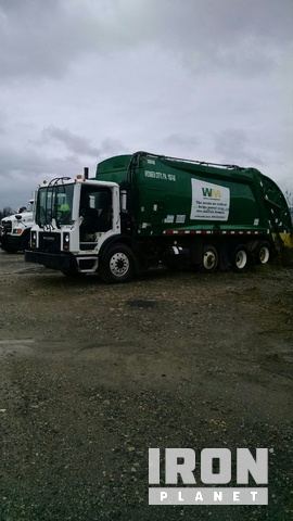 2005 Mack MR688S Waste Collection Truck In Davidsville