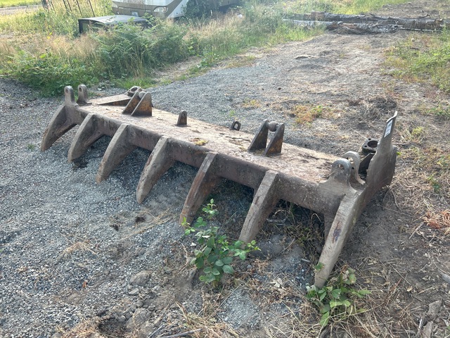 J.H Beales Steel Fabricators 130.5 in Dozer Rake J.H Beales Steel Fabricators 130.5 in Dozer Rake
