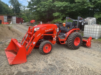 2022 Kubota LX2610SUHSD 4WD Utility Tractor