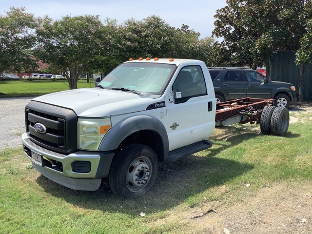 2011 Ford F-450 Super Duty XL 4x2 Cab and Chassis
