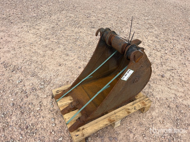 400 mm Godet Bucket | Ritchie Bros. Auctioneers