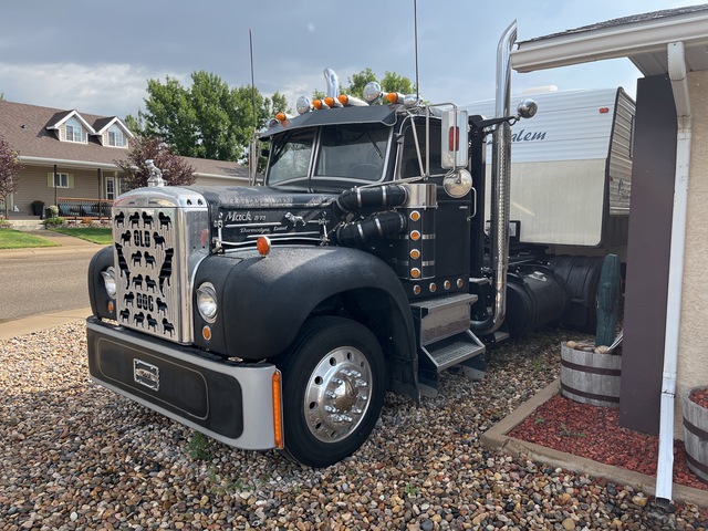 1962 Mack B75 4x2 S/A Day Cab Truck Tractor C/W Salem Travel Trailer