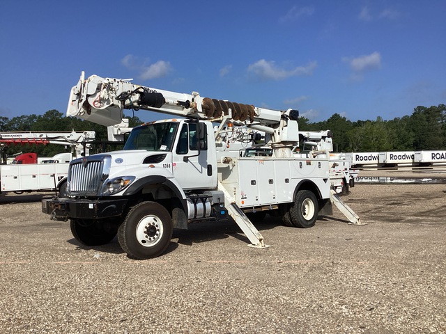 2016 Altec DM47B T R on 2017 International 7300 4x4 Digger Derrick Truck