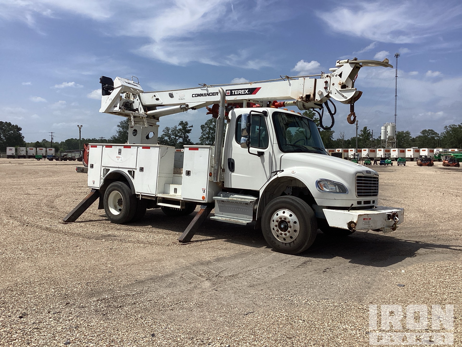 2016 Terex Commander CH047 on 2017 Freightliner M2106 4x2 Digger