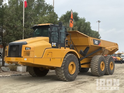 2018 Cat 745 Dumper articolato