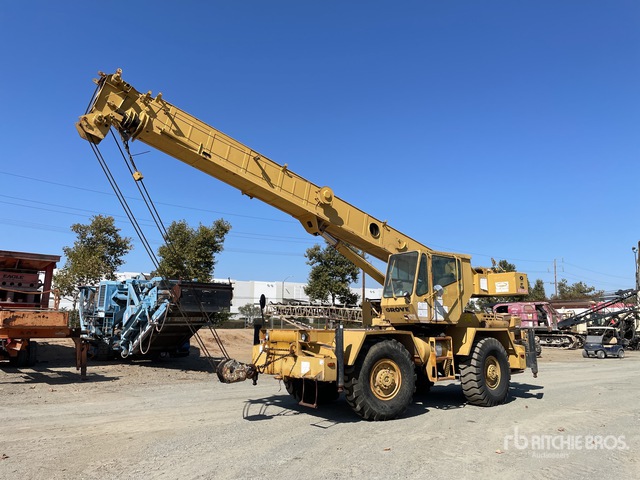 1989 Grove RT422 20 ton 4x4 Rough Terrain Crane | Ritchie Bros. Auctioneers