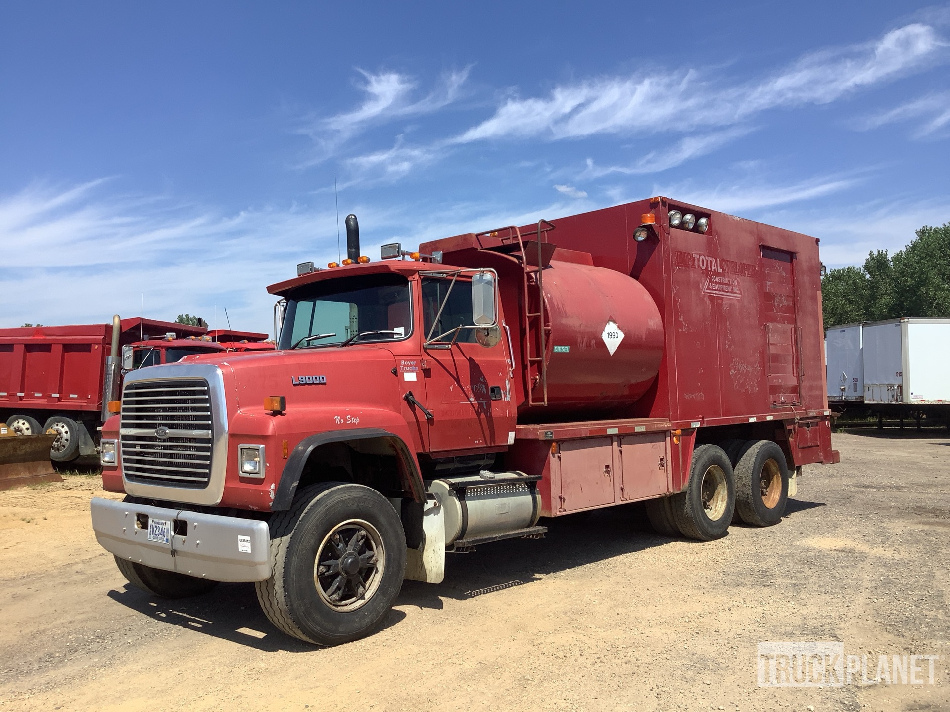 1995 Ford L9000 6x4 Fuel and Lube Truck in Inver Grove