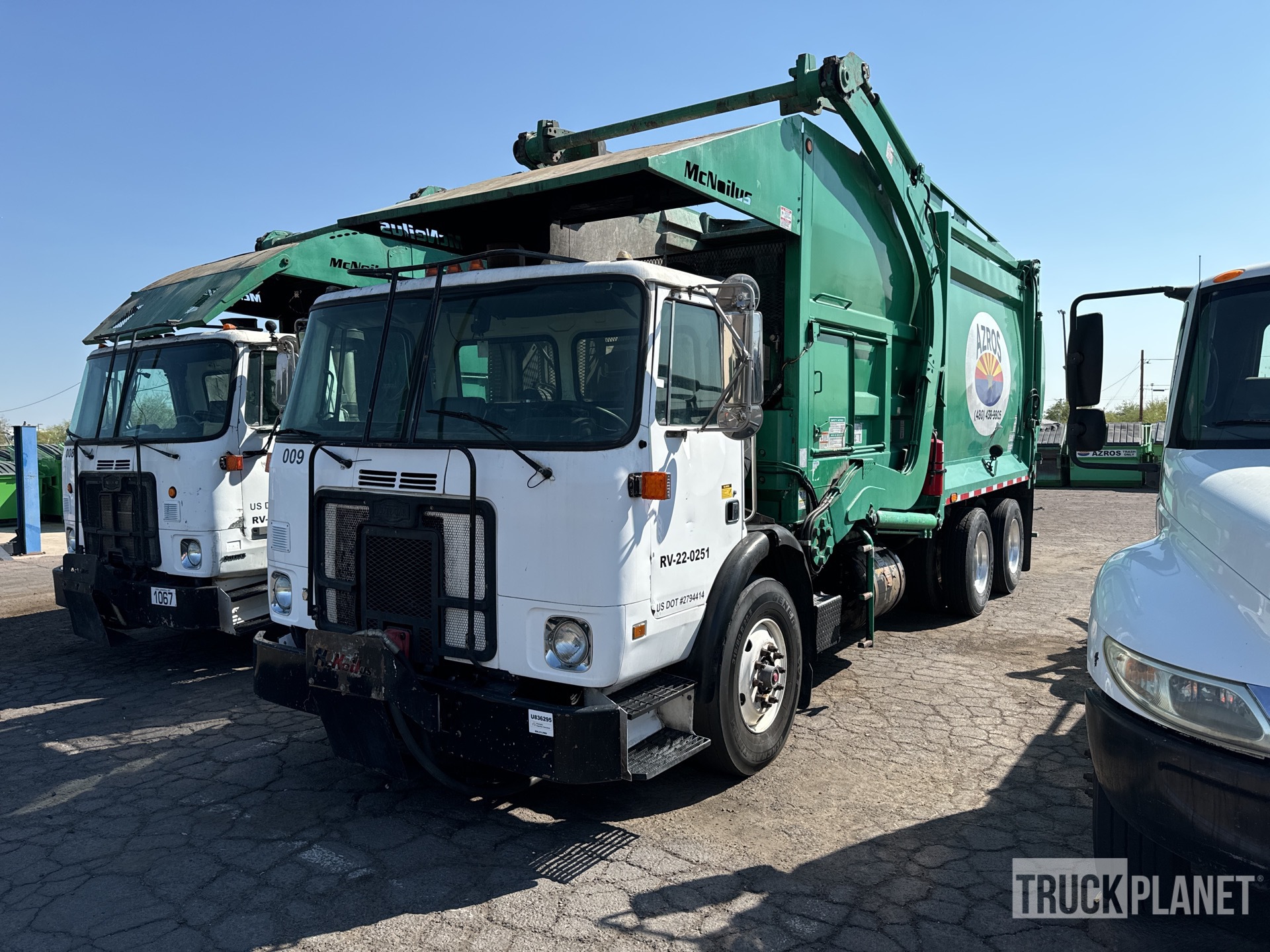 2007 Autocar WX 6x4 COE Front Loader Waste Collection Truck in