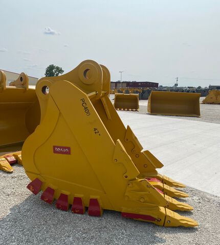 Teran  42 in Excavator Bucket - Fits Komatsu PC400/PC490 (Unused)