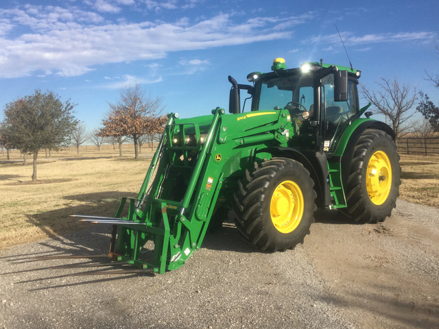 2015 John Deere 6145R 4WD Tractor