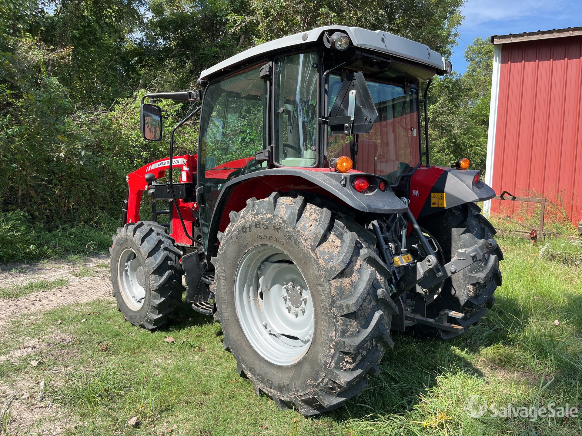 2021 Massey Ferguson 4707 4WD Tractor in Pointblank, Texas, United