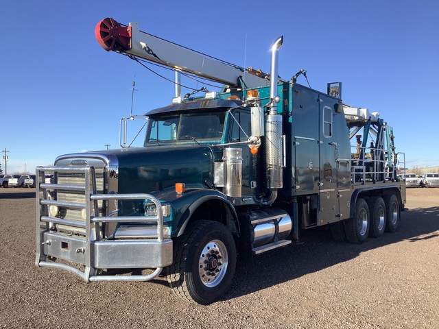 2005 National Oilwell Varco WM45N180 on 2005 Freightliner FLD120 8x4 Swab Rig