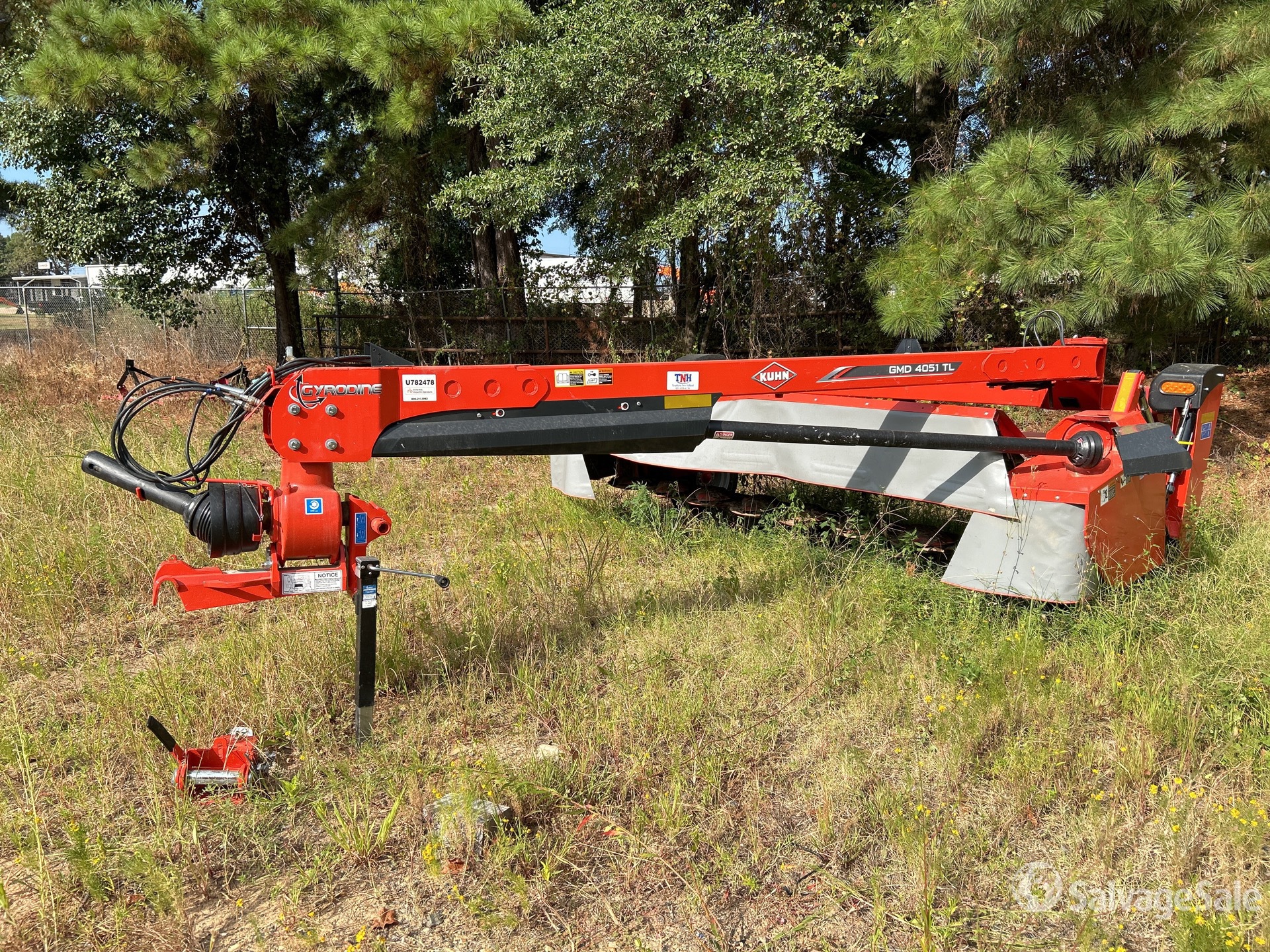 Kuhn GMD4051TL 13 ft Trailed Disc Mower in Texarkana, Texas