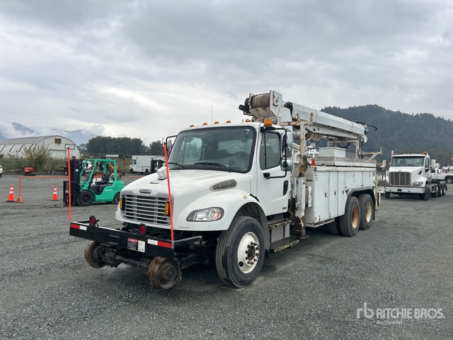 Altec D3055 on 2005 Freightliner M2 106 6x4 Hi-Rail Digger Derrick ...