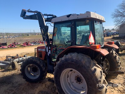 2005 Massey Ferguson 471 4WD Tractor