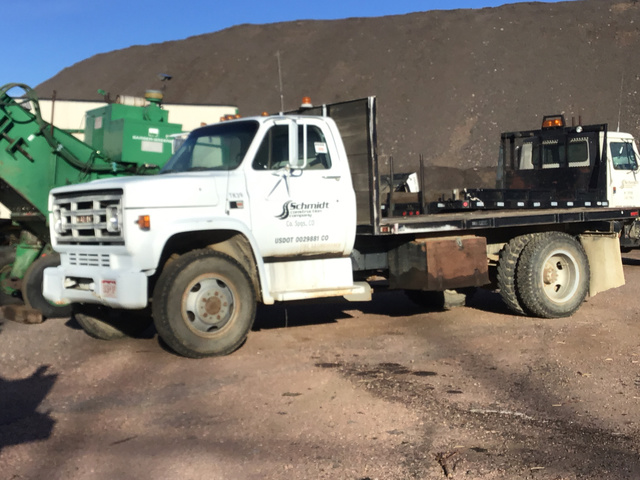 1989 GMC C6D042 S/A Flatbed Truck
