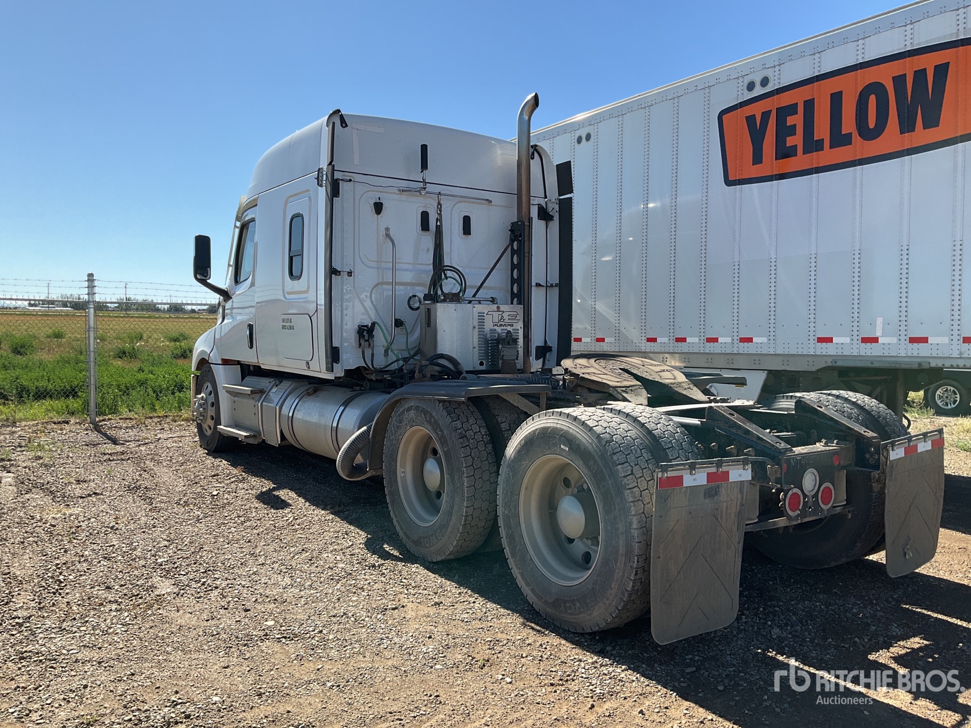 2021 Freightliner Cascadia 126 T/A Sleeper Truck Tractor