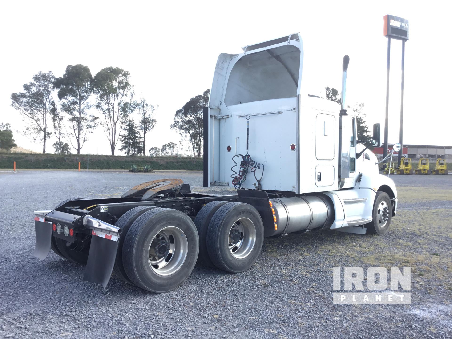 2012 Kenworth T600 T/A Sleeper Truck Tractor, Polotitlan, México, México  (IronPlanet N.º de artículo1938549), image size:1920x1440