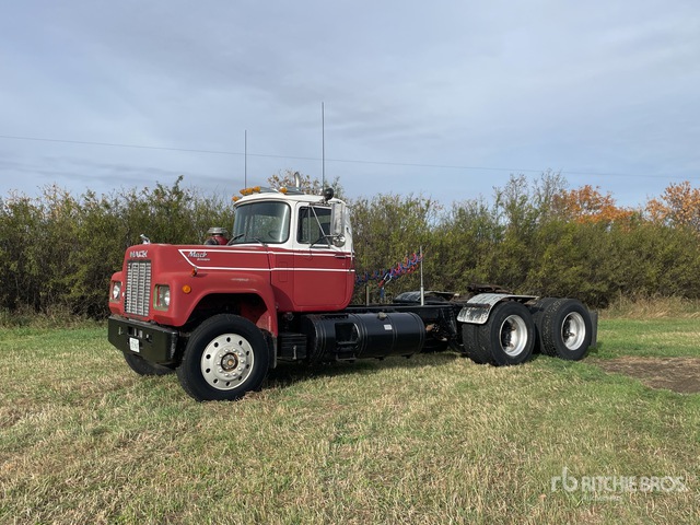 1986 Mack R688ST 6x4 Cabeza Tractora Cabina Corta | Ritchie Bros ...