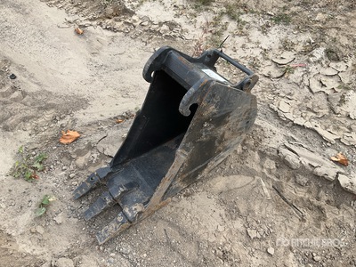 Bobcat 12 in 2.19 cyd Q/C Digging Excavator Bucket - Fits Bobcat E60 (Unused)