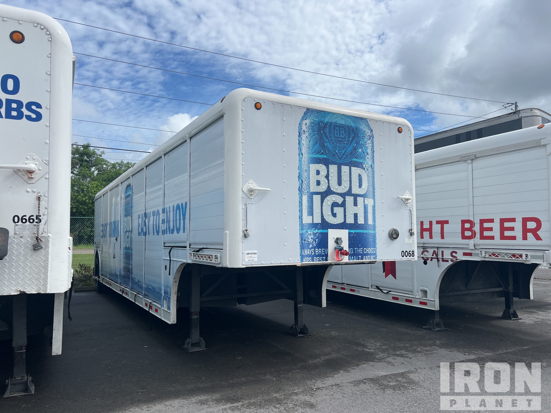 1985 Hackney UTX 16 Bay S/A Beverage Trailer in Lakeland