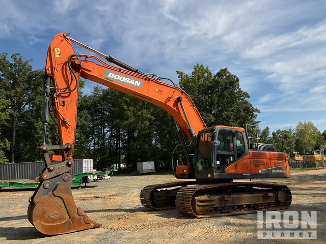 2018 Doosan DX300LC-5 Tracked Excavator in Charlotte, North