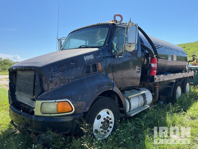 2001 Sterling AT9513 6x4 Camion cisterna de agua (Inoperable)