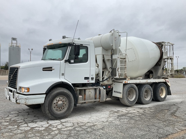 2016 Volvo VHD 8x4 Mixer Truck 2016 Volvo VHD 8x4 Mixer Truck