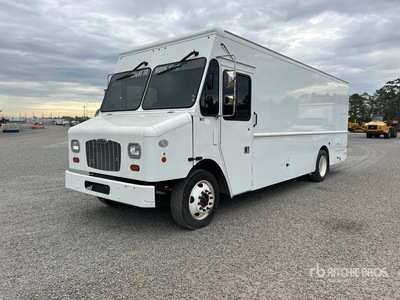 2020 Freightliner M-Line 4x2 Fourgon à étages