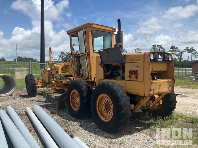 MOTOCONFORMADORA JOHN DEERE JD670A 1979