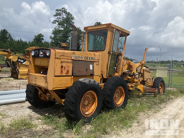 MOTOCONFORMADORA JOHN DEERE JD670A 1979