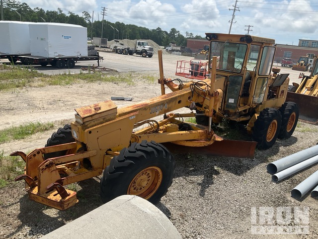 MOTOCONFORMADORA JOHN DEERE JD670A 1979