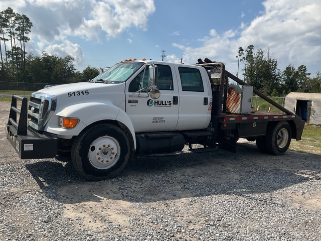 2008 Ford F-650 4x2 Gin Pole Truck