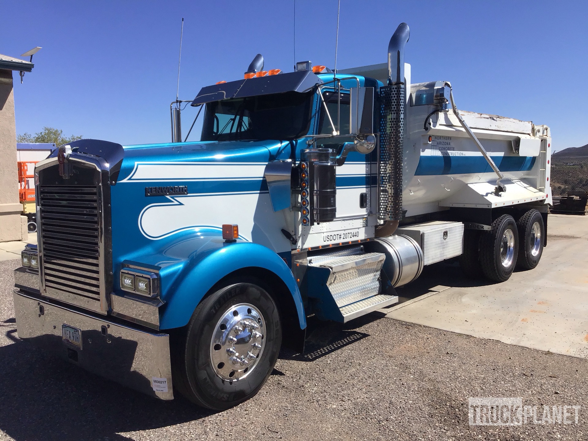 ケンワース W900 ウィズ53フィートユーティリティ・トレーラー