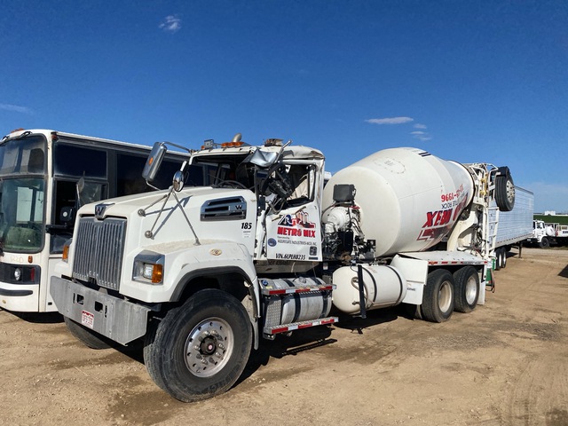 2020 Western Star 4700SF 8x4 Mixer Truck (Inoperable) 2020 Western Star 4700SF 8x4 Mixer Truck (Inoperable)