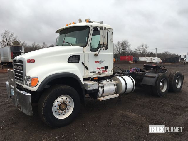 2013 Mack Pinnacle Chu613 Day Cab For Sale Trucks For Sale Bigmacktrucks Com