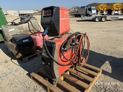 BOC Smootharc Advance MIG 275R 255 A Mobile MIG/MAG, TIG Lift Arc, and MMA (Stick) Electric Welder