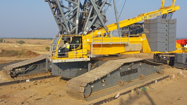 2015 Liebherr LR1600/2 Lattice-Boom Crawler Crane