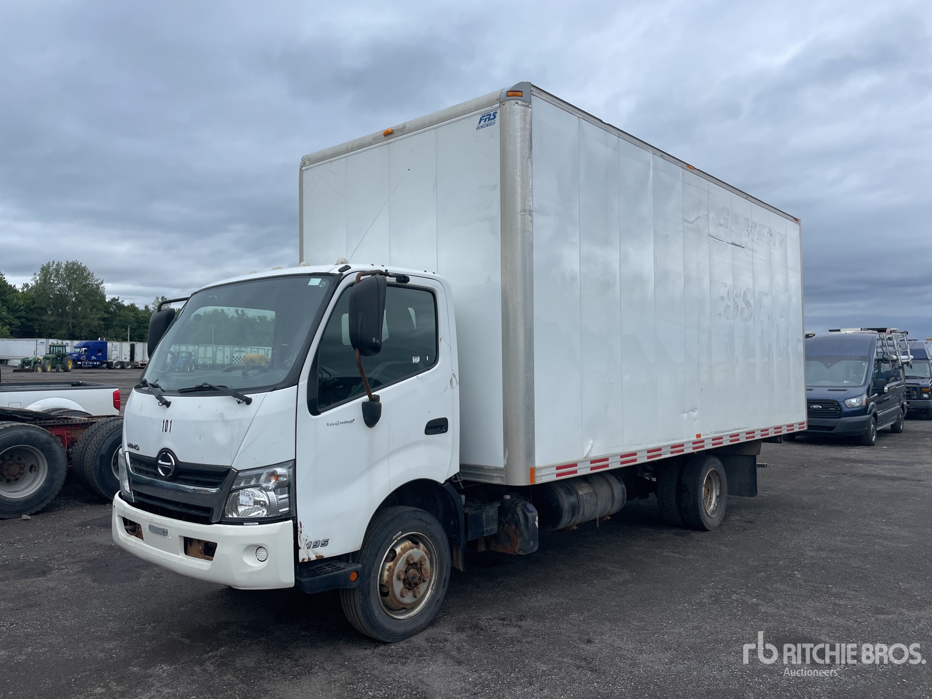 2019 Hino 195 4x2 Furgoneta caja cerrada