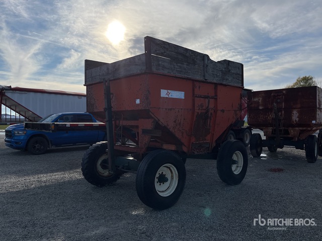 Turnco 225S-79 T/A Grain Wagon | Ritchie Bros. Auctioneers