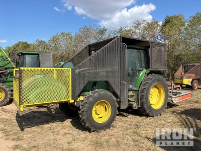 2015 John Deere 6105M 4WD Tractor